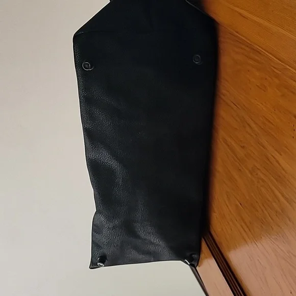 Matching Travel Bag and Toiletries Bag - Picture 2 of 8